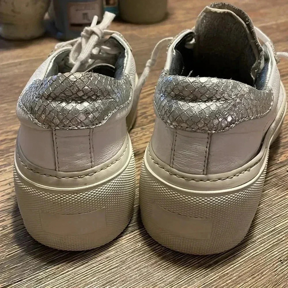 P448 White‎ Leather Sneakers Low Top Casual Shoes Silver Trim Size 36 - Picture 5 of 8
